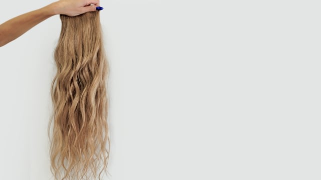 Mengeringkan wig (Foto: Thinstock)