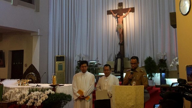 Anies di Gereja Bidara Cina, Jatinegara, Jaktim (Foto: Rafyq Panjaitan/kumparan)