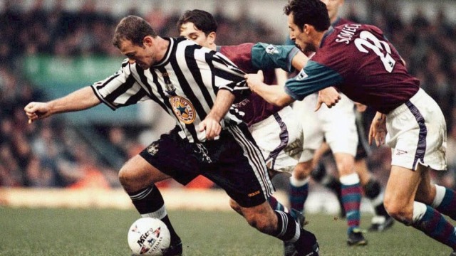 Shearer saat berkostum Newcastle. (Foto: Press Association via AFP/Rui Viera)