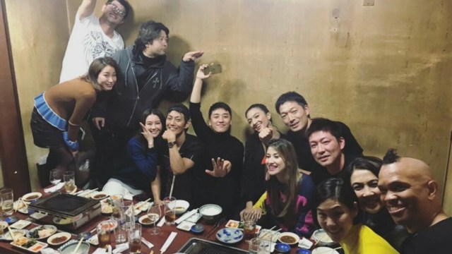 Raline Shah bersama teman dan Seungri (Foto: Instagram Stroy @ralineshah)