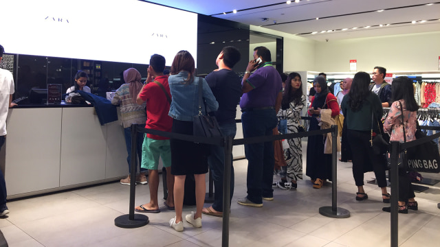 Toko Zara di Grand Indonesia. (Foto: Yuana Fatwalloh/kumparan)