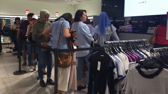Toko Zara di Grand Indonesia. (Foto: Yuana Fatwalloh/kumparan)