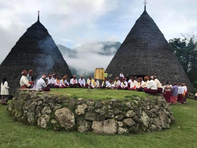 Menikmati Suguhan Ritual Penti Wae Rebo dengan Tiket.com (7)