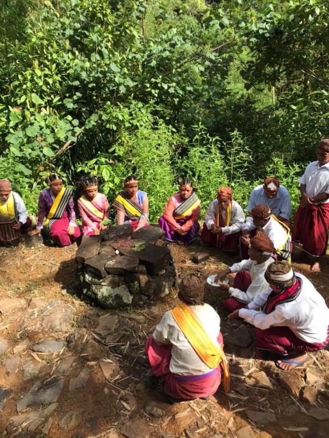 Menikmati Suguhan Ritual Penti Wae Rebo dengan Tiket.com (10)