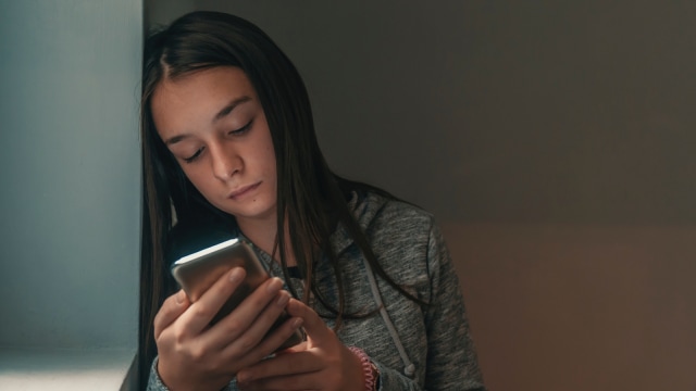 Anak bisa mengalami depresi karena media sosial (Foto: Thinstock)