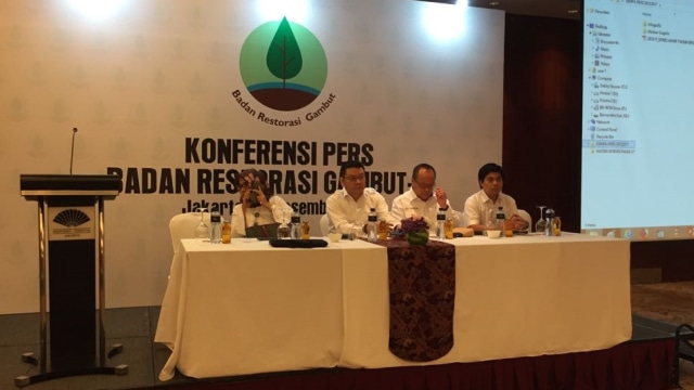 Kepala BRG Nazir Foead pada catatan kerja BRG (Foto: Moh Fajri/kumparan)