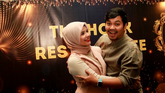 Indra Bekti dan isterinya Aldilla Jelita. (Foto: Munady Widjaja)