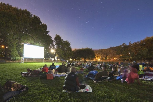 Nonton Film Outdoor (Foto: Dok. Pixabay)
