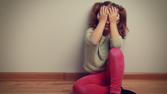 Anak yang sedang dihukum. (Foto: Thinkstock)