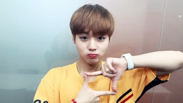 Ji-hoon 'Wanna One'. (Foto: Twitter/wannaonecloset)