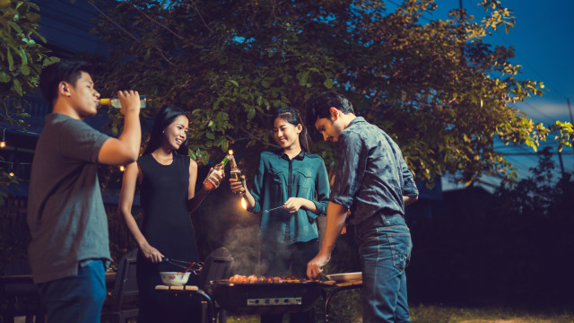 ilustrasi barbeque di malam tahun baru  (Foto: Thinkstock)