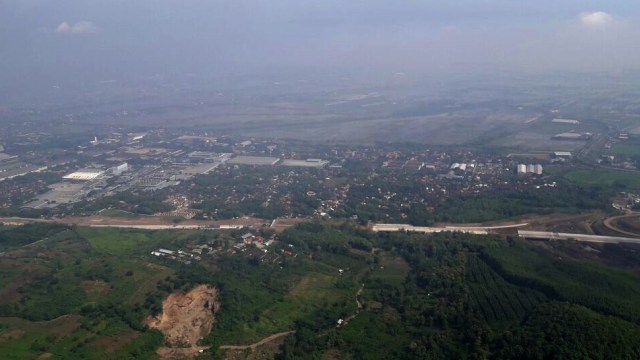 Pembangunan proyek Tol Gringsing, Jateng. (Foto: Fadjar Hadi/kumparan)