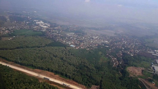 Pembangunan proyek Tol Gringsing, Jateng. (Foto: Fadjar Hadi/kumparan)