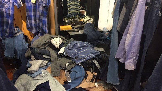 Hari terakhir Debenhams Senayan City (Foto: Ema Fitriyani/kumparan)