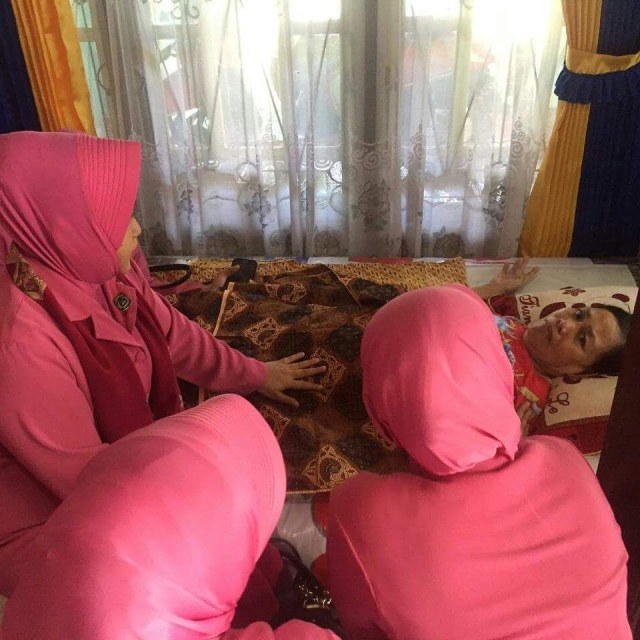 Bhayangkari Cabang Musi Rawas Road To Kemanusian Jelang Tahun Baru 2018 (1)