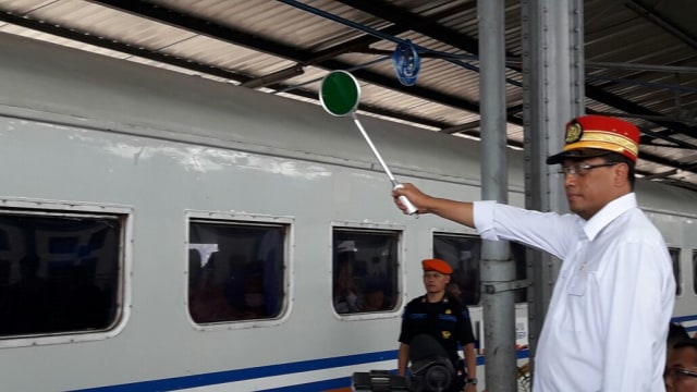 Menhub Budi Karya tinjau Stasiun Semarang Poncol (Foto: Fadjar Hadi/kumparan)