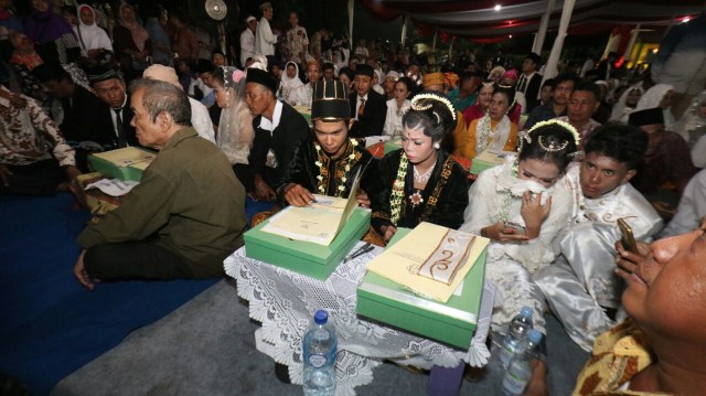Peserta Nikah Masal di kawasan Thamrin (Foto: Helmi Afandi/kumparan)