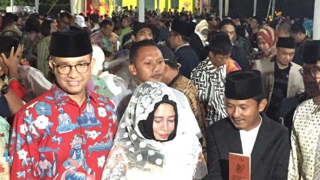 Pasangan nikah masal (Foto: Mirsan Simamora/kumparan)