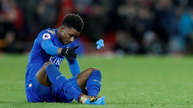 Demarai Gray kesal usai dikalahkan Liverpool. (Foto: Reuters/Carl Recine)