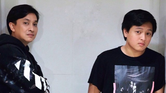 Yovie Widianto dan anaknya. (Foto: Instagram/@ywpiano)