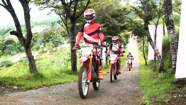 com-Melintasi Tanjakan (Foto: Honda)