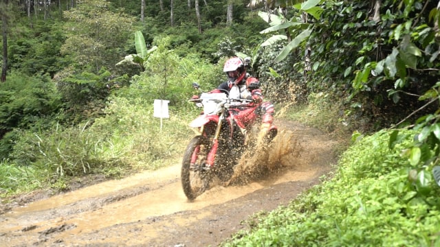 com-Touring Off Road (Foto: Honda)