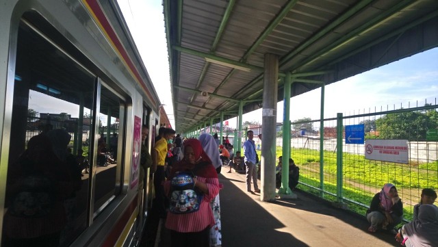 Jalur krl rangkasbitung - tnh abang listrik mati Foto: Niken Nurani/kumparan