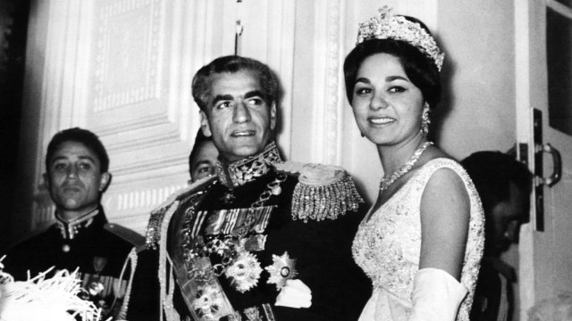 Mohammed Reza Pahlavi dan Farah Diba. (Foto: AFP)