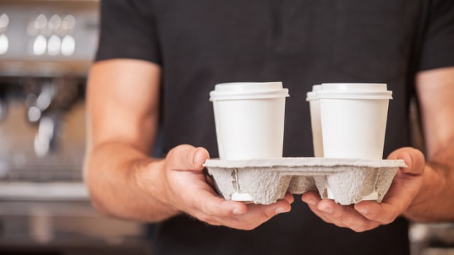 Kopi dalam gelas cup (Foto: Thinkstock)