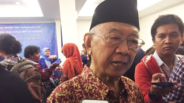 Gus Sholah di DPP Nasdem (Foto: Rafyq Panjaitan/kumparan)
