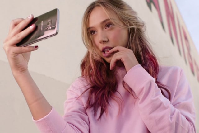 Ilustrasi Selfie (Foto: Dok. Highsnobiety)