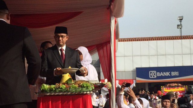 Anies Baswedan dalam Upacara HAB Kemenag 72 (Foto: Reki Rebrian/kumparan)