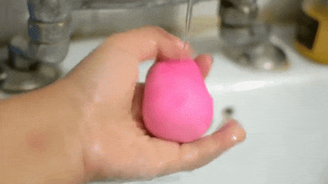 Beauty blender (Foto: Youtube/DELHIFASHIONBLOGGER)
