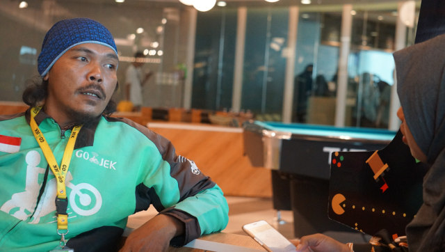 Endang Irawan, driver GO JEK. (Foto: Puti Cinintya Arie Safitri/kumparan)