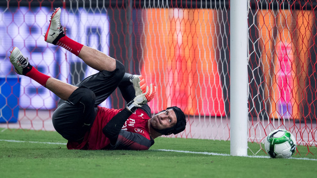 Petr Cech: Bayern Munich vs Arsenal (Foto: Johannes EISELE / AFP)