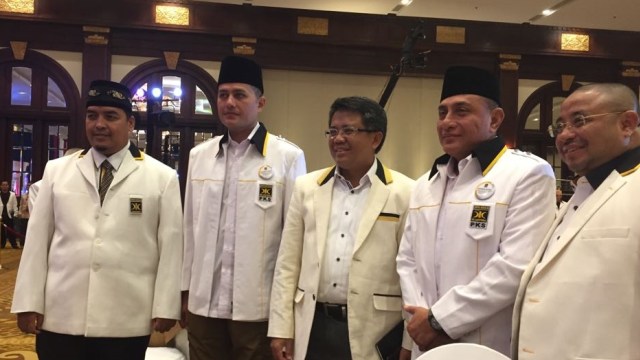 Presiden PKS bersama Cagub Cawagub Sumut (Foto: Rafyq Panjaitan/kumparan)