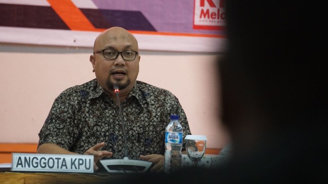 Anggota KPU, Ilham Saputra Foto: Intan Alfitry/kumparan