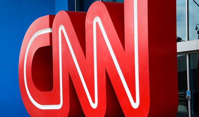 Media Bias: CNN Memecat Tiga Jurnalisnya karena Berita HOAX tentang TRUMP