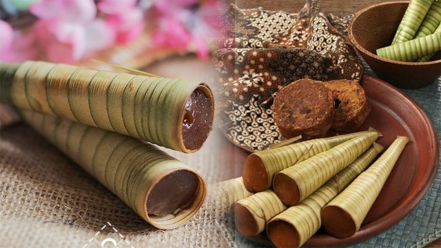 Kue clorot (Foto: Instagram @worth2visit @ultimatefoodconsortium)