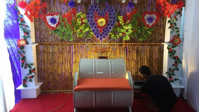 Pawit dan Eni menikah unik (Foto: Facebook/Ari Gami)