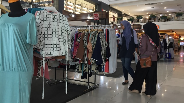 Penjualan Baju Bekas di Mall Kalibata (Foto: Selfy Sandra Momongan/kumparan)