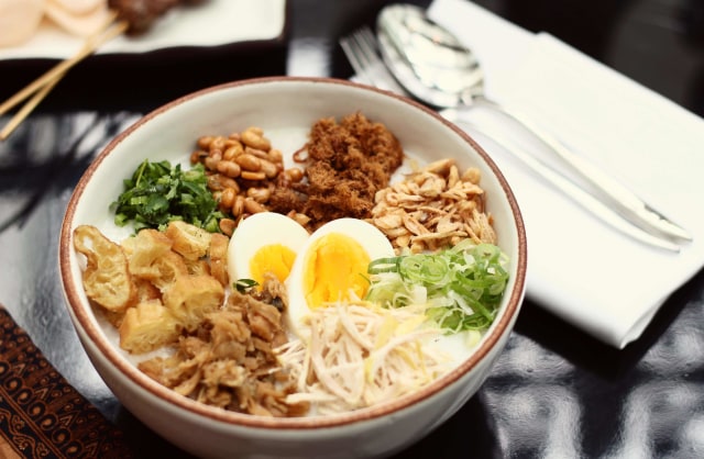 Bubur Ayam, Klub Bola, dan Pertemanan