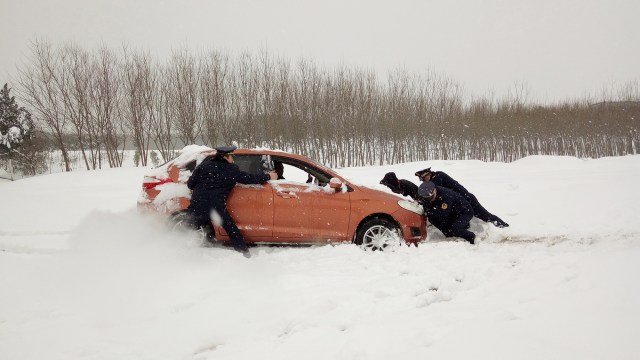 Badai Salju di China (Foto: REUTERS/Stringer)