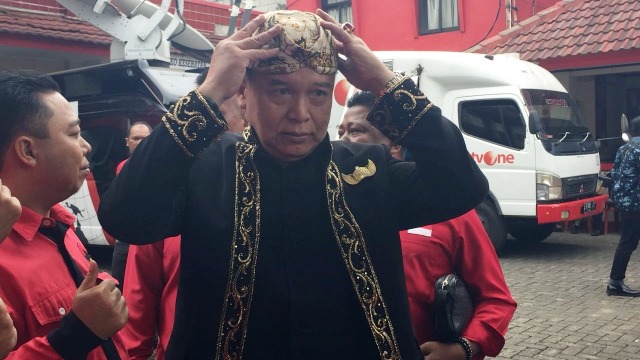 TB Hasanudin hadir di DPP PDIPI (Foto: Mirsan/kumparan)