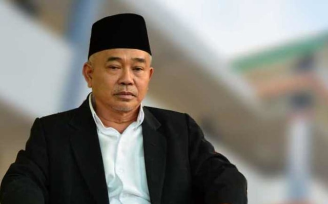 Desak Hasto Klarifikasi, Kiai Asep Minta Polda Usut Pengunggah Foto Syur Mirip Anas
