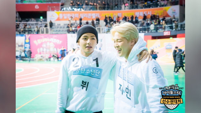 V dan Jimin 'BTS' dalam 'ISAC 2017' (Foto: MBC)