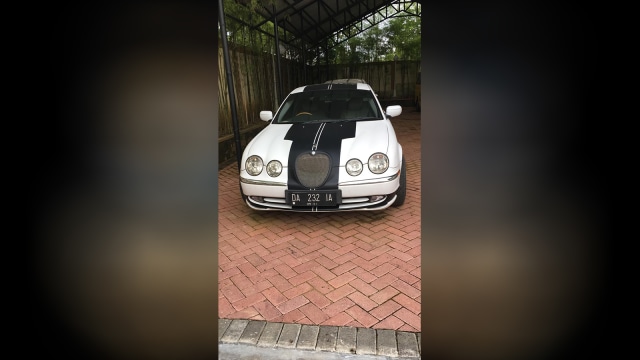 Mobil dan motor Bupati Abdul Latif yang disita KPK (Foto: Dok. Istimewa)