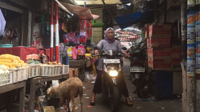 Pasar Tradisional Gembrong  (Foto: Reki Febrian/kumparan)