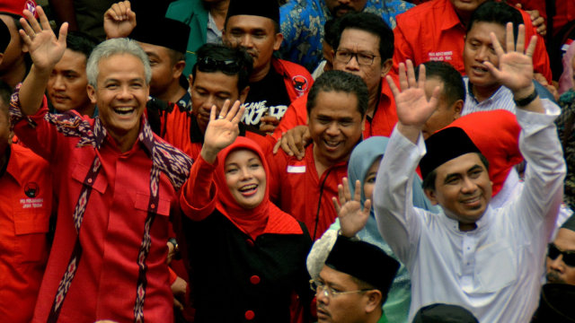 Ganjar Pranowo dan Gus Yasin (Foto: R. Rekotomo/ANTARA)