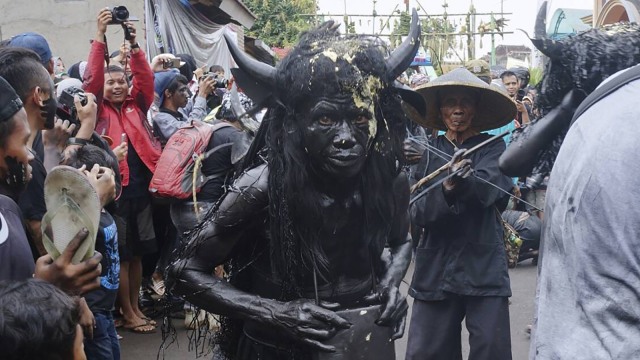 Tradisi Kebo-keboan di Banyuwangi. (Foto: Instagram @embongbanyuwangi)